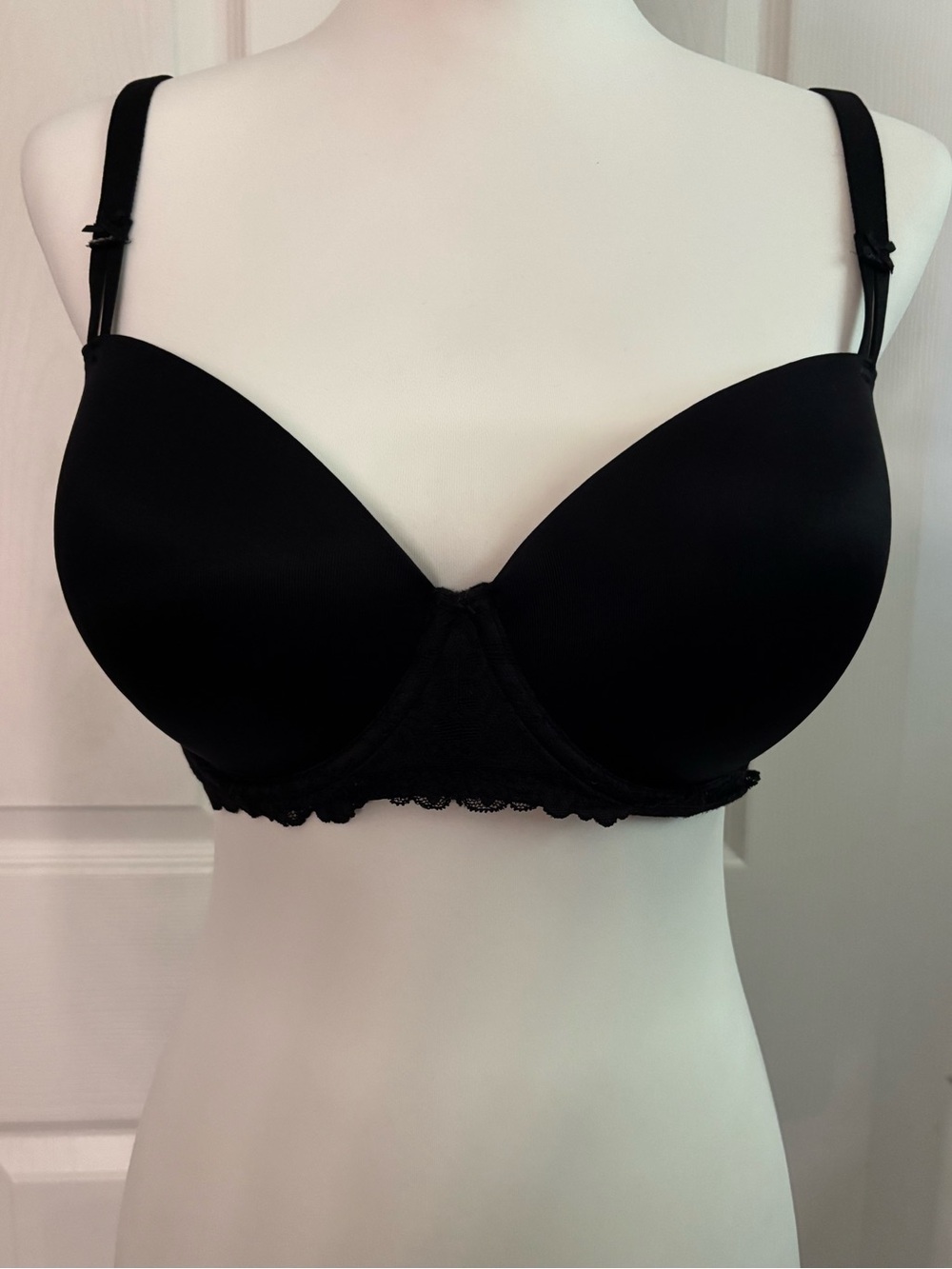 PINK Victoria's Secret Black Push Up Balconette Lace Trim 36DD Bra